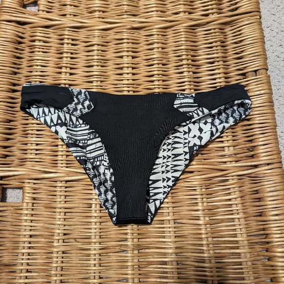 L*space Reversible Bikini - Size Small - Picture 4 of 6